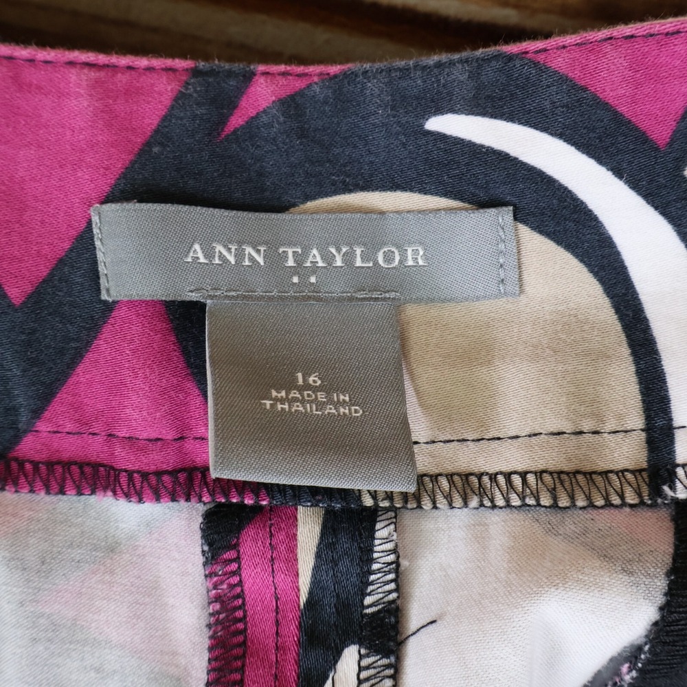 Ann Taylor Short Pencil Skirt Womens Sz 16 Multicolor Geometric Business Career - Picture 6 of 7